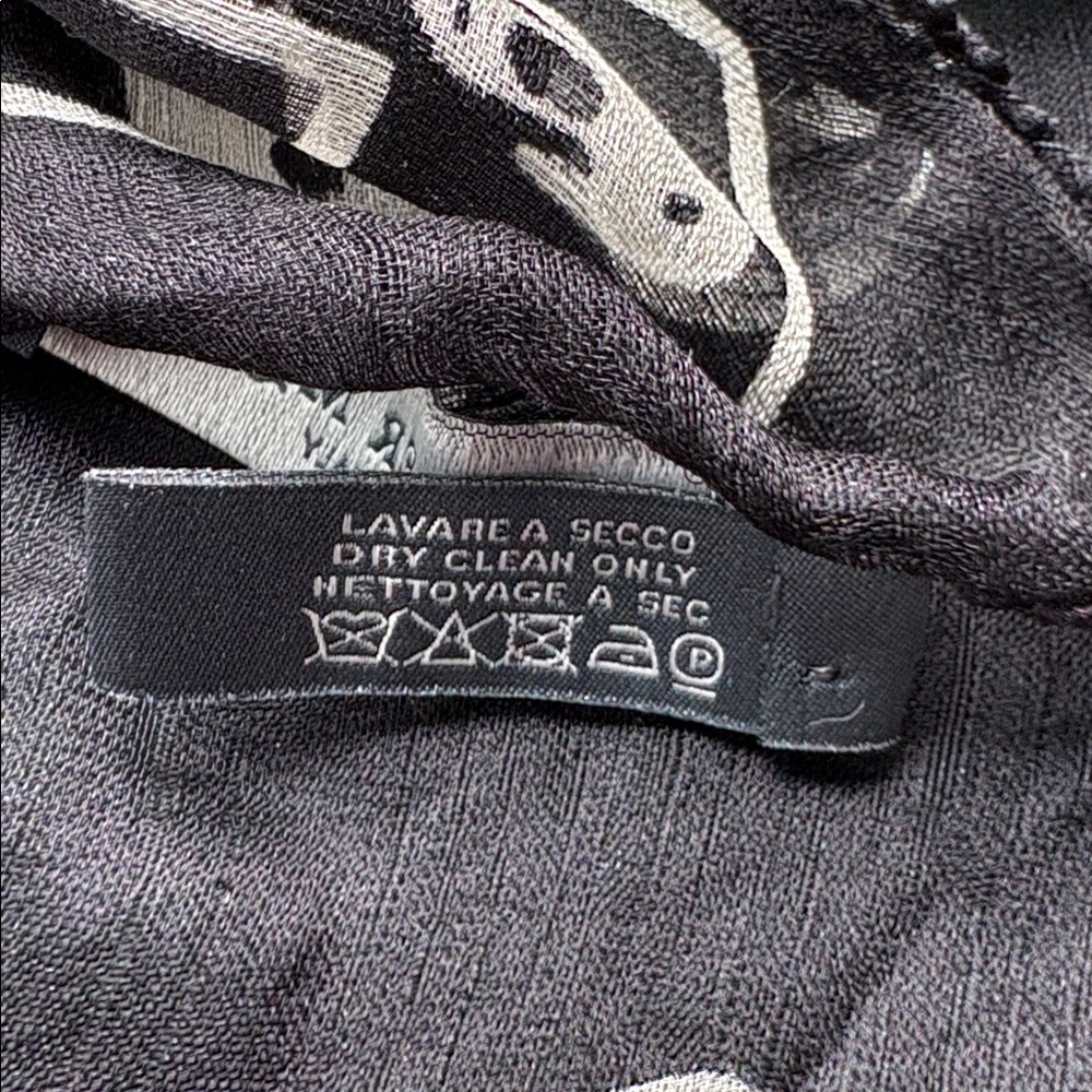 Alexander McQueen Silk Skull Scarf - Picture 11 of 11